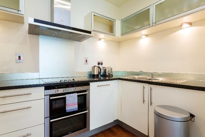 Oyo Home Canary Wharf ลอนดอน ภายนอก รูปภาพ